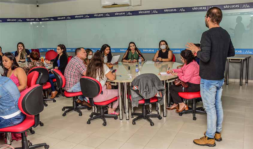 Servidores participam de qualificação sobre transmissão vertical de ISTs