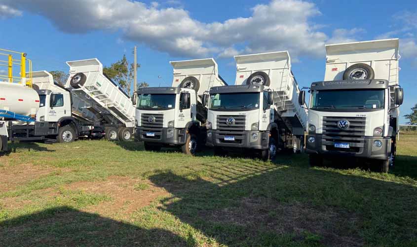 Quarenta e três caminhões adquiridos com recursos do Programa Calha Norte são entregues a municípios de Rondônia