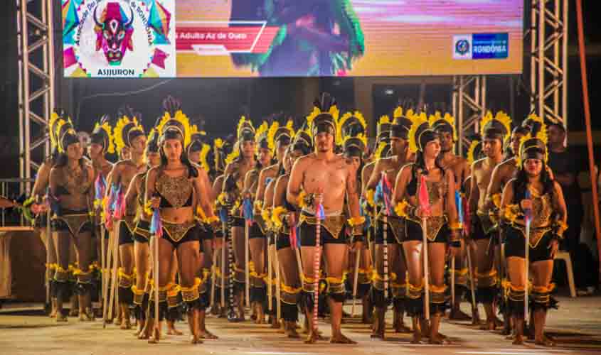 Magia e tradição com Az de Ouro no Arraial Flor do Maracujá