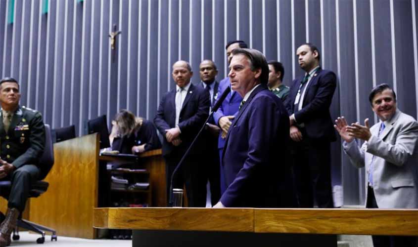 Para Bolsonaro, críticas indicam que o filho é o nome adequado para embaixada