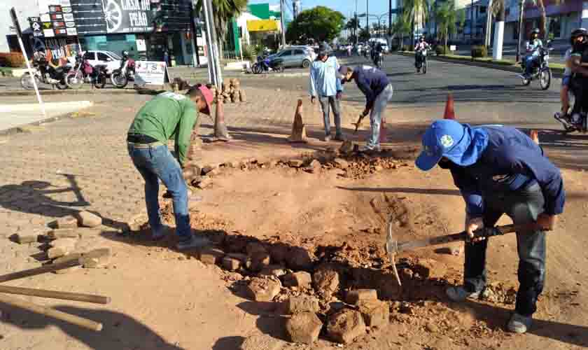As ruas e avenidas pavimentadas com blocos estão recebendo manutenção