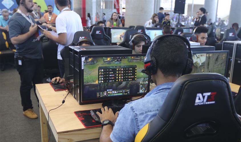 Bolsonaro reduz impostos sobre jogos eletrônicos