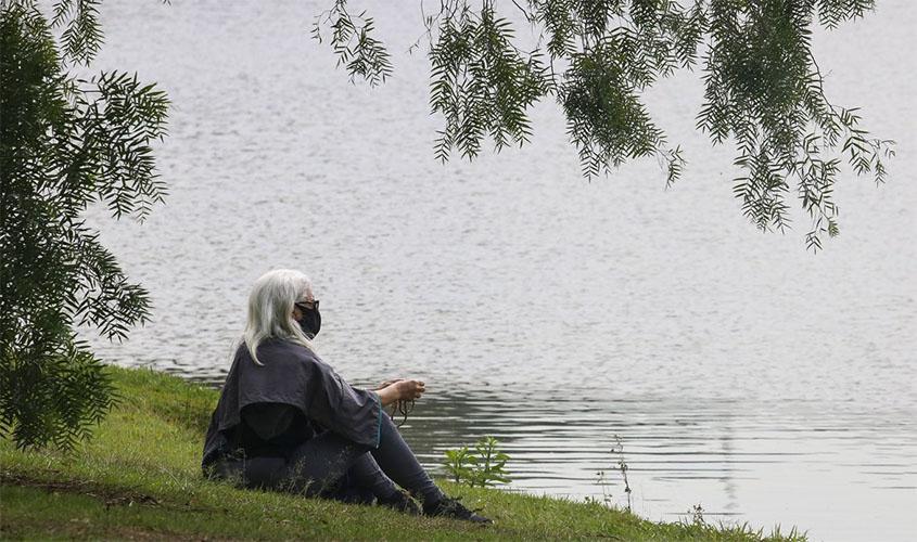 Pesquisa analisa relação entre isolamento social e doenças mentais