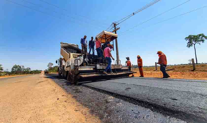 DER inicia obra de revestimento asfáltico na duplicação da RO-481