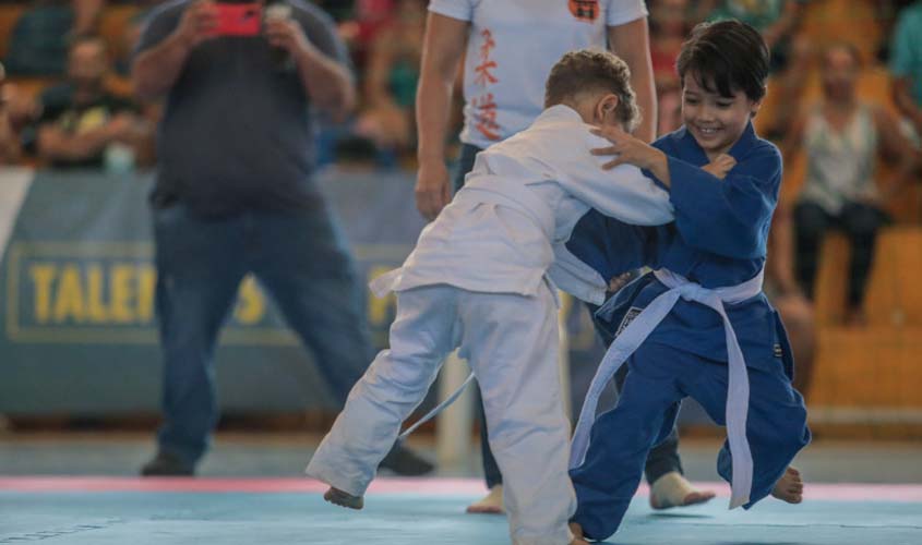 Pais de atletas de judô prestigiam festival do Talentos do Futuro