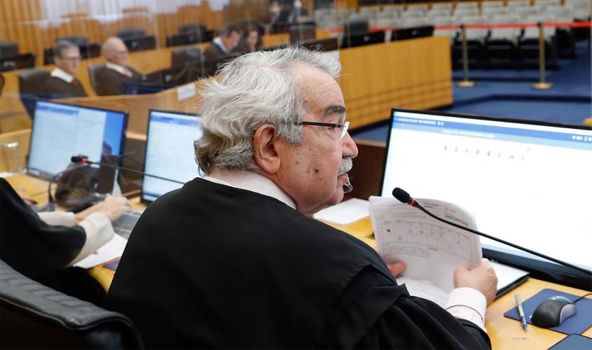 Faculdade não precisará reintegrar professores demitidos