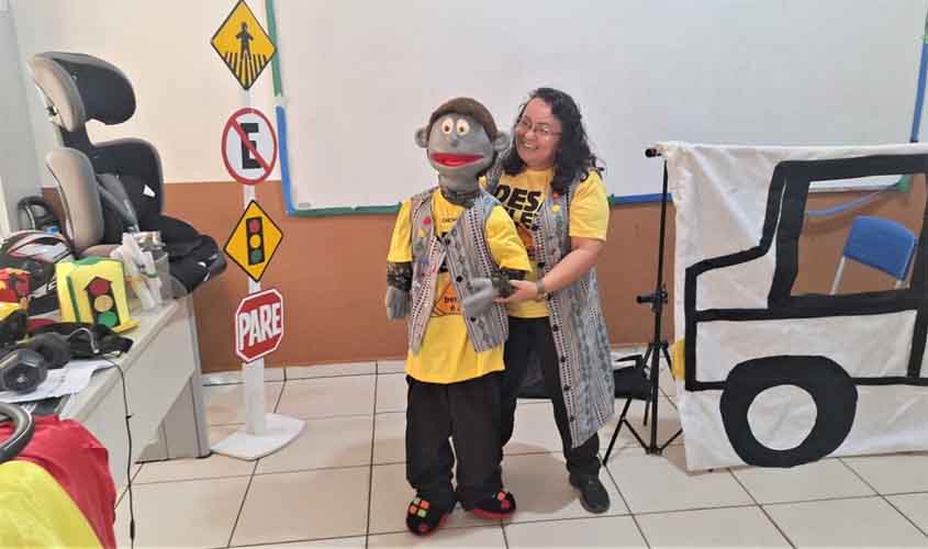 Encenação teatral é utilizada como ferramenta educativa de trânsito no projeto Agente Mirim