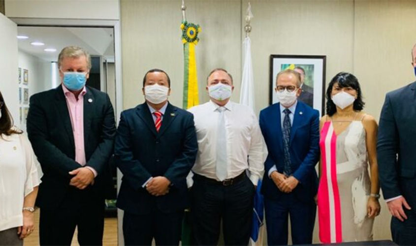 Cofen apresenta demandas da Enfermagem ao ministro da Saúde