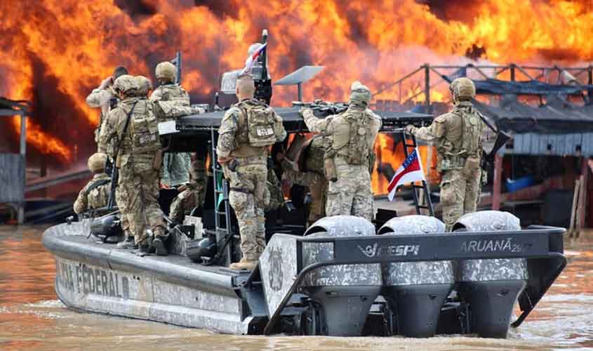 Polícia Federal realiza operação contra garimpo ilegal no Rio Madeira/AM