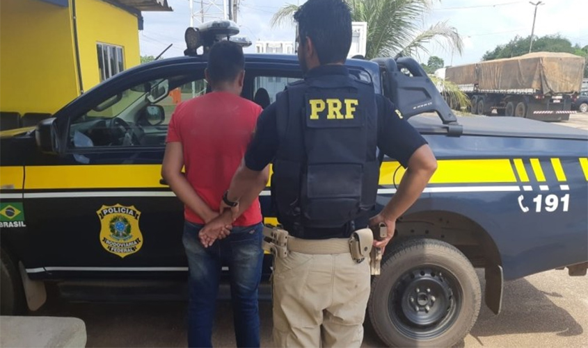 Em Rondônia, PRF prende dois homens com veículos adulterados