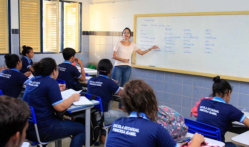 Dia do Professor completa 57 anos com desafios para a categoria  