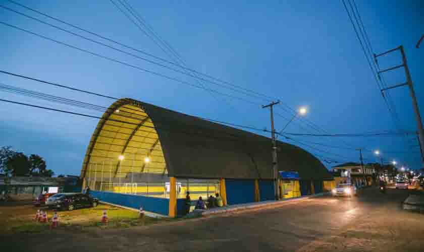 Poliesportivo do bairro Nacional é reinaugurado e ganha nome de desportista