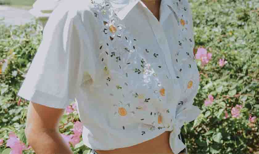 Tendência de moda: blusa de lastex em looks de diferentes estilos