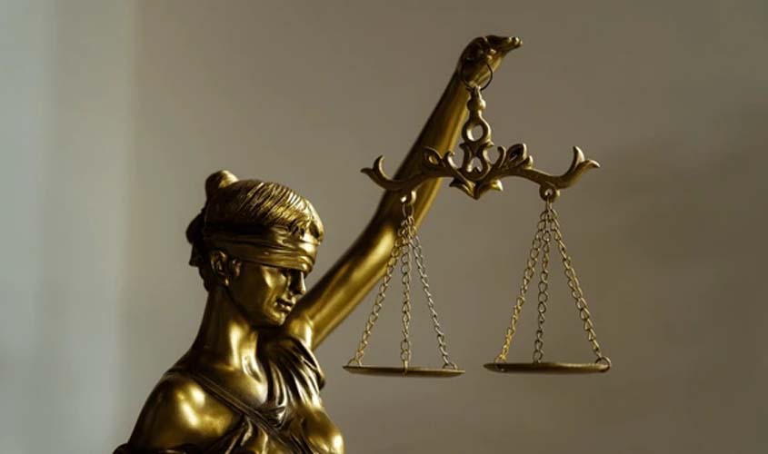 Adolescente receberá indenização por abordagem indevida em shopping