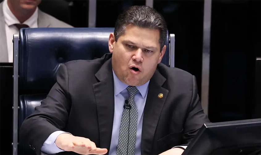 Alcolumbre vai promulgar fim da escala 6x1 nesta sexta