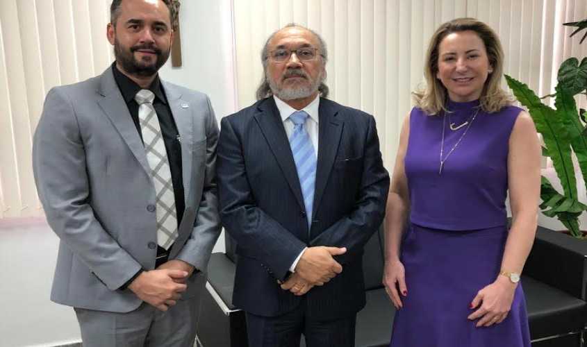 Jaqueline Cassol debate participação da mulher na política com o presidente do TRE Rondônia
