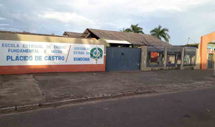 Jaru: Eleitor é flagrado filmando a sua própria votação na escola Plácido de Castro; Juiz estava no local