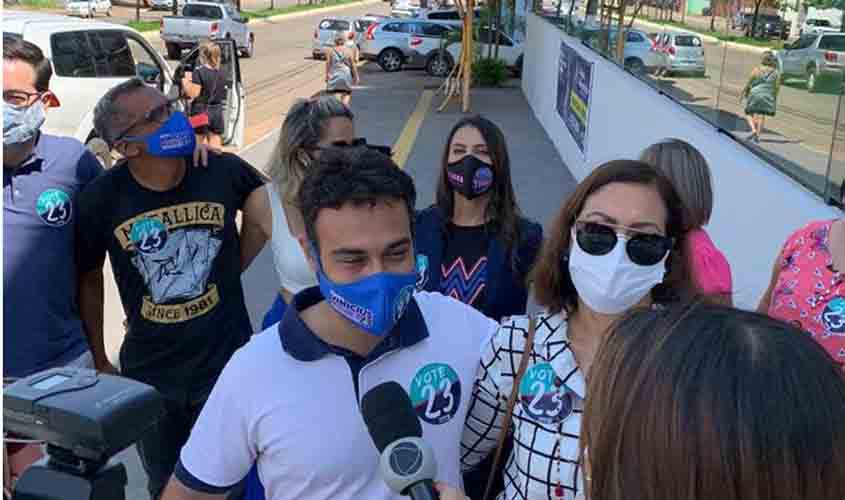 Otimista, Vinícius Miguel votou pela manhã no Colégio Adventista