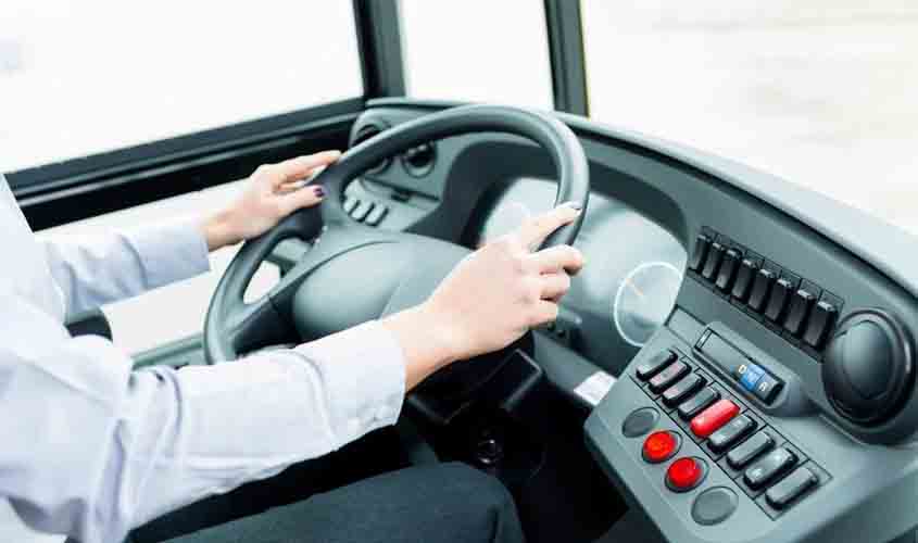 Empresa de ônibus é condenada por não oferecer banheiros a motorista