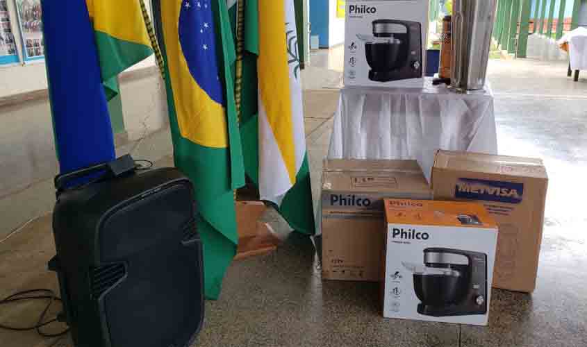 Governo de Rondônia entrega equipamentos para escolas estaduais