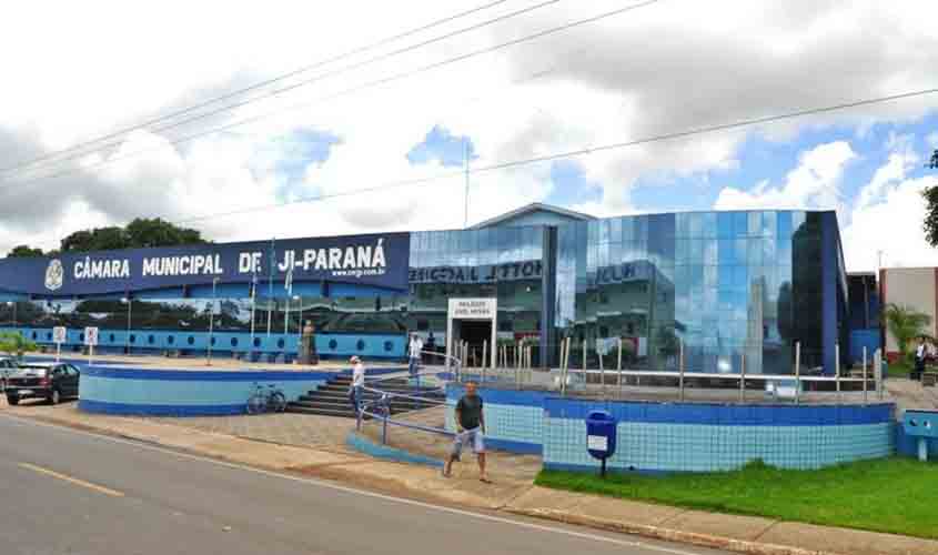 Projeto de Lei para aprovar aumentos salariais em mais de 100% causa revolta nas redes sociais