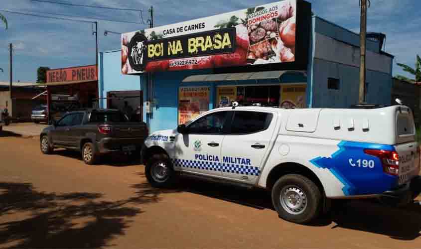 Comerciante sobrevive a tentativa de assassinato após homem armado disparar em sua direção a curta distância