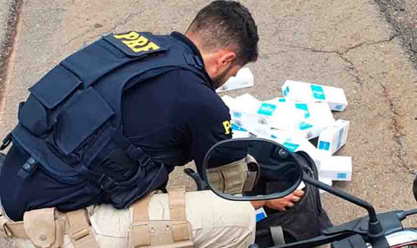 Em Nova Mamoré/RO, PRF apreende 250 maços de cigarro contrabandeados
