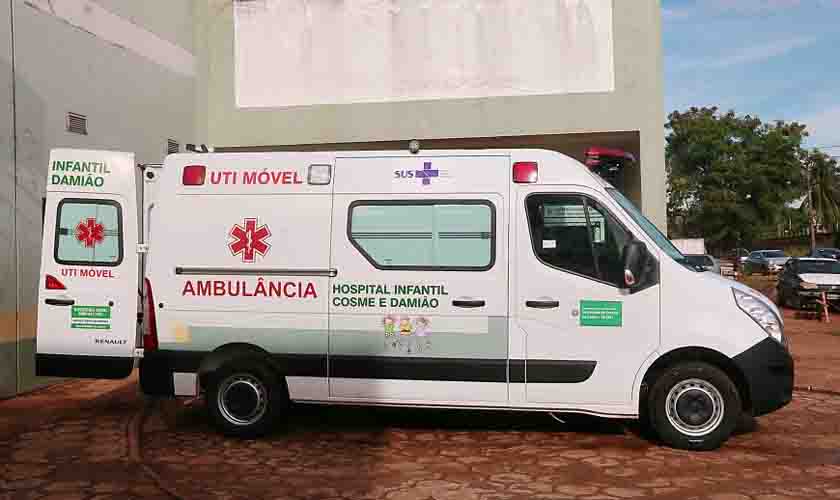 Nova ambulância dará mais qualidade no transporte de pacientes atendidos no Hospital Infantil Cosme e Damião