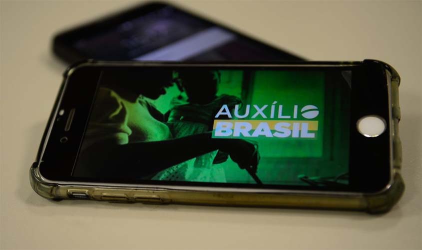 Auxílio Brasil é pago hoje a beneficiários com NIS final 4