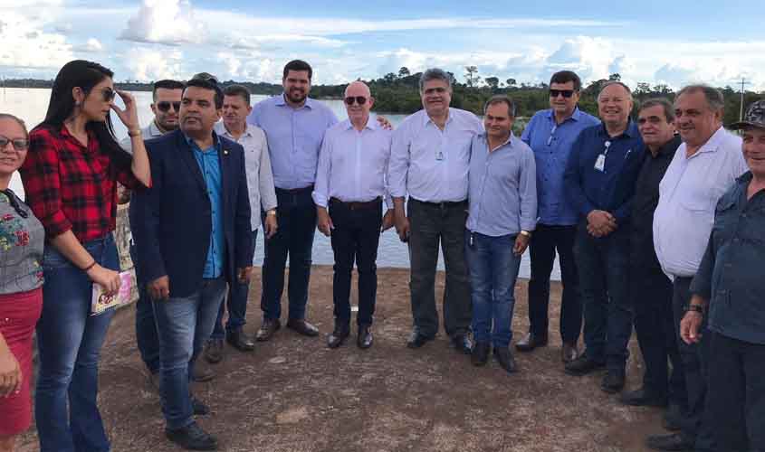 Jean Oliveira participa do ato de assinatura da Ordem de Serviço para início da obra de recuperação da ponte do Rio Jamari