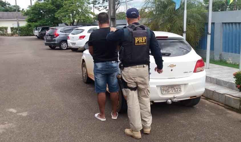 PRF recupera carro clonado