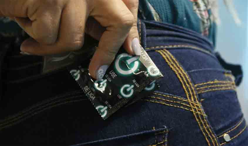 Agevisa entrega preservativos e insumos à comunidade de gênero