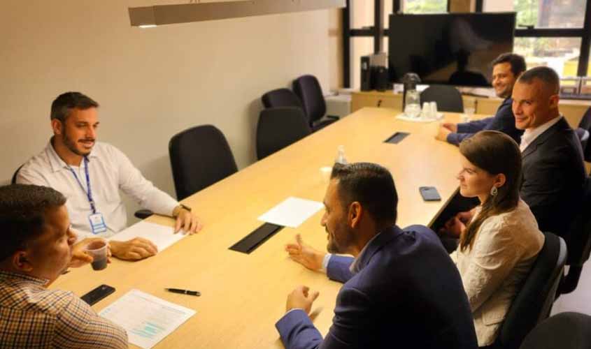 Controladora de acesso dispensada por indisciplina perde direito a férias e 13º salário