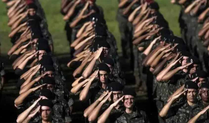 Lula e Flávio Dino evitam a tutela das Forças Armadas