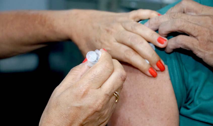Vacinas tríplice viral e varicela são distribuídas para regionais e Agevisa aguarda reposição do Ministério da Saúde