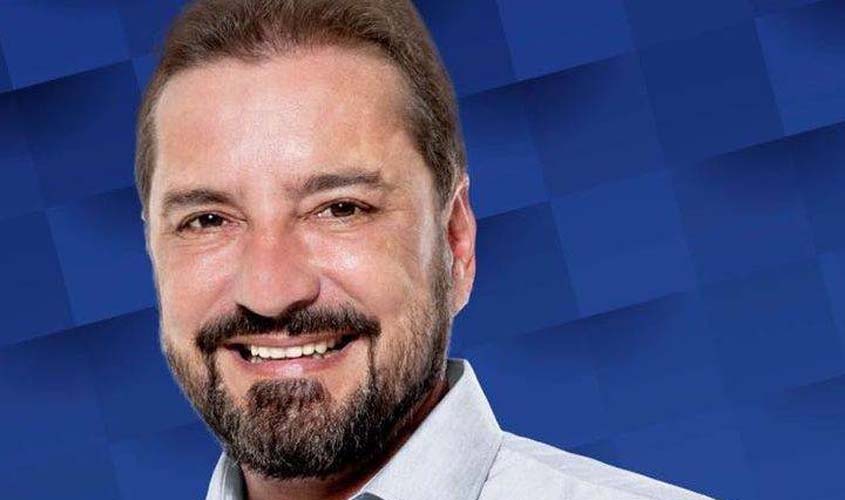 Hildon mira governo e fala como candidato à sucessão estadual