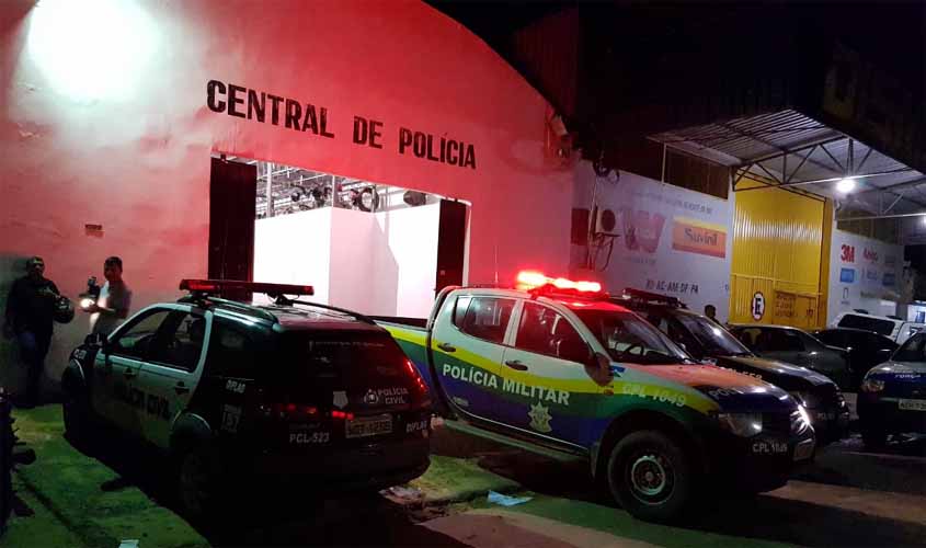 Acusado de tentar  estrangular mulher  acaba esfaqueado por ela