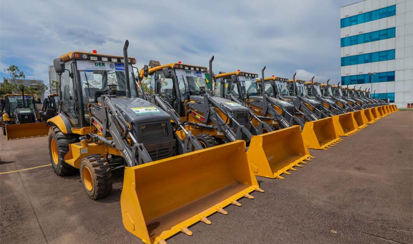 Porto Velho recebe maquinários para auxiliar na recuperação de estradas vicinais