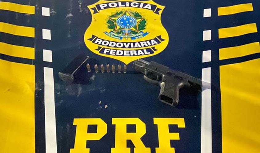 Em Vilhena/RO, PRF apreende arma de fogo