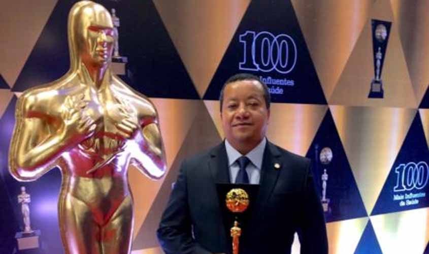 Presidente do Cofen recebe prêmio “100 mais influentes da Saúde”