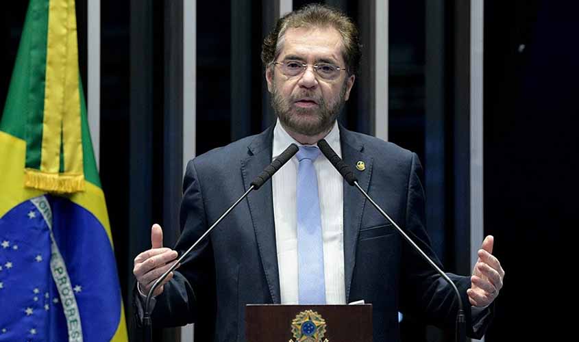 Plínio Valério sugere mandato de oito anos para ministro do Supremo