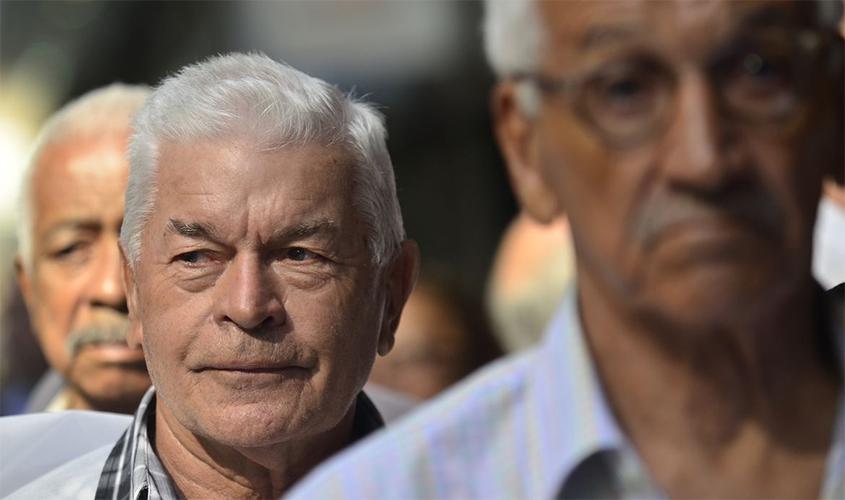 Governo estuda redução dos juros e aumento do prazo do consignado