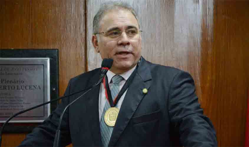 Queiroga diz que política é do governo Bolsonaro, não do ministro