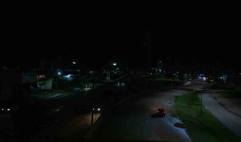 Prefeitura refaz sistema de iluminação do viaduto do Trevo do Roque danificado por criminosos