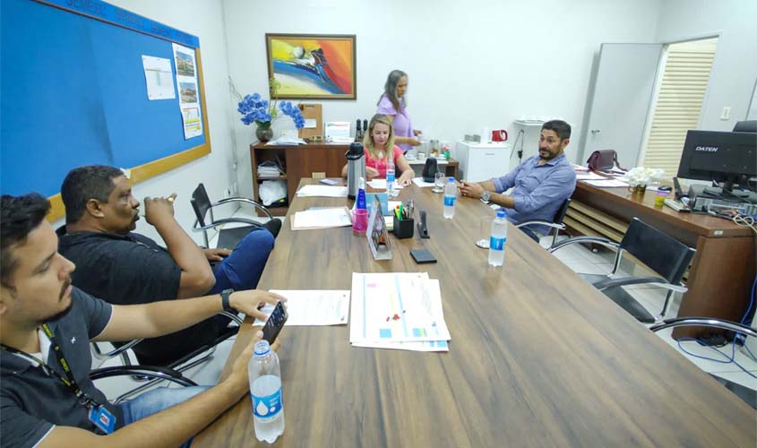 Márcio Pacele busca recursos para assegurar conclusão de obras na escola Maria Casaroto Abati