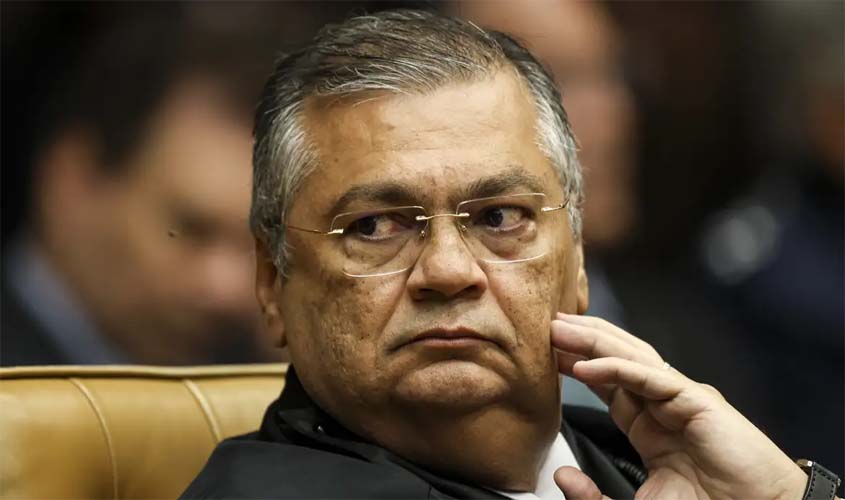 Dino acaba com a aposentadoria compulsória como punição a juízes