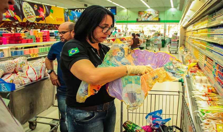 Se for brinquedo, brinde do ovo de chocolate tem que ter selo e recomendação de faixa etária em Rondônia