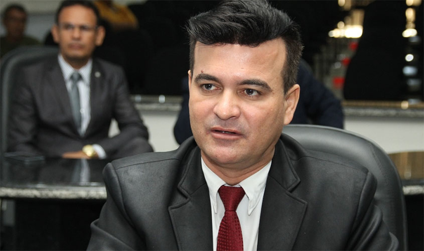 Edivaldo Gomes encaminha solicitação para suspender empréstimos consignados