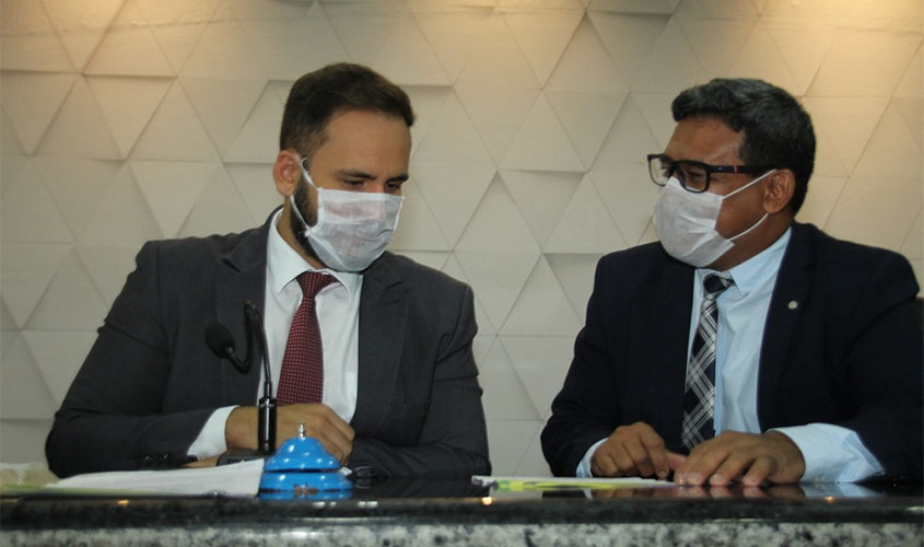 Affonso Cândido e Lorenil Gomes pedem suspensão do ISSQN para taxistas e motoxistas