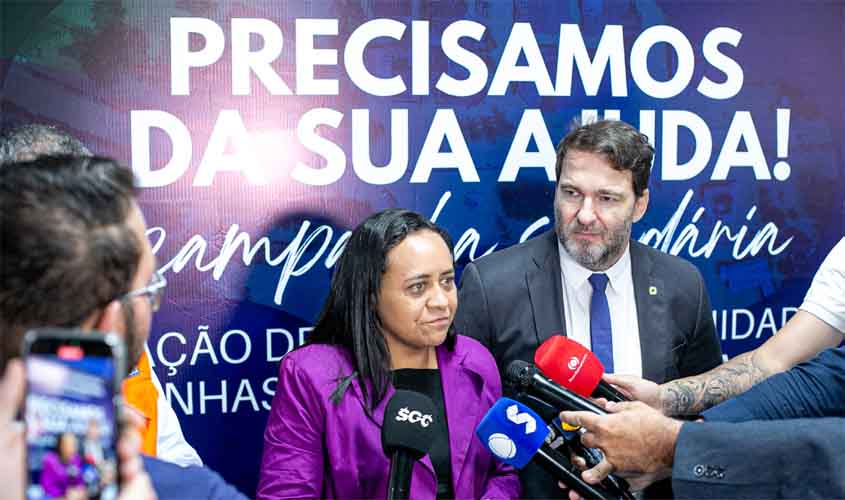 Alero entrega 12 mil litros de água para famílias do Baixo Madeira afetadas pela cheia